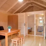 Letniskowe Lesna Mila Lodge Jarosławiec