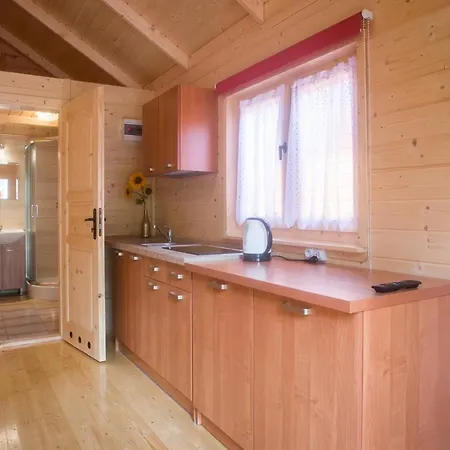 Letniskowe Lesna Mila Lodge Jaroslawiec